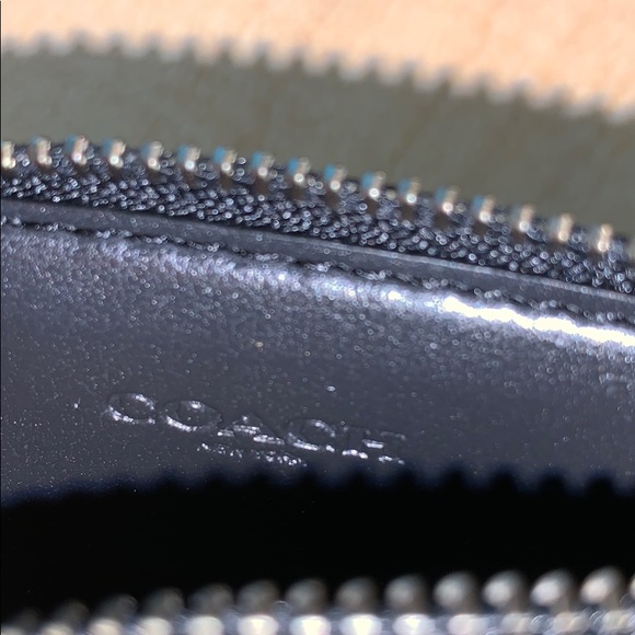 Coach Zip card wallet - Picture 3 of 3